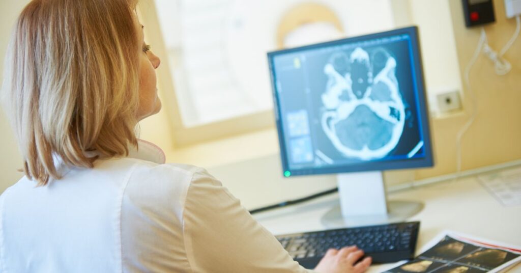 מתורגמן MRI מנוסה